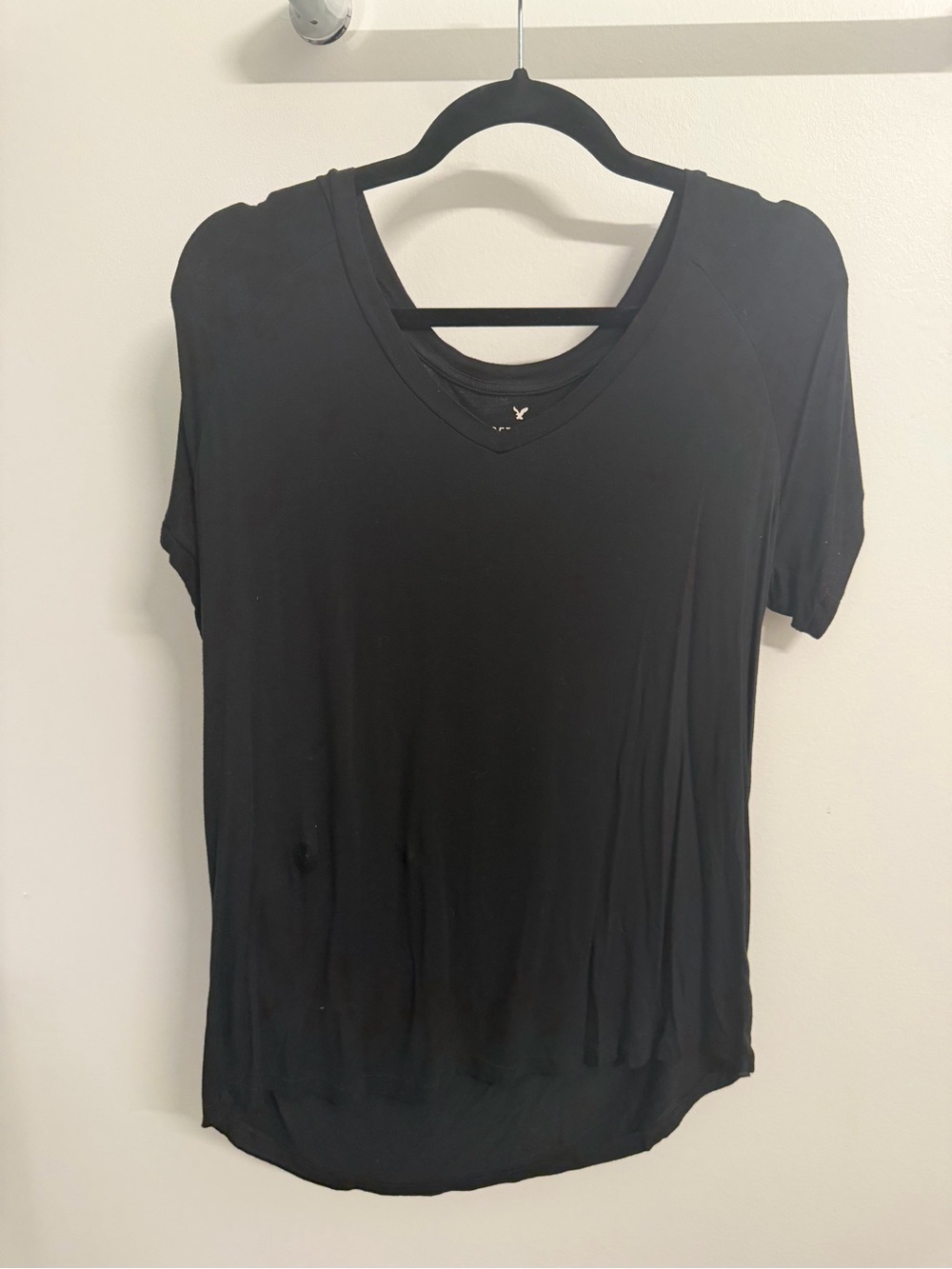 American Eagle Outfitters Black V-Neck Short Sleeve Tee